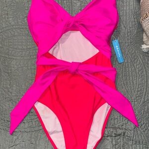 Stylish Women's One Piece Swimsuit - Vibrant Pink by popvil